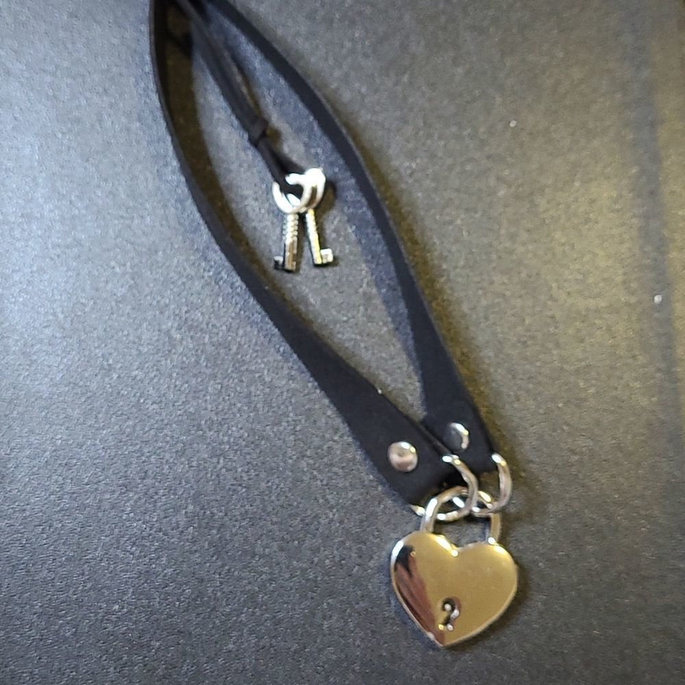 NEW Black Heart with keys Choker Collar 12"